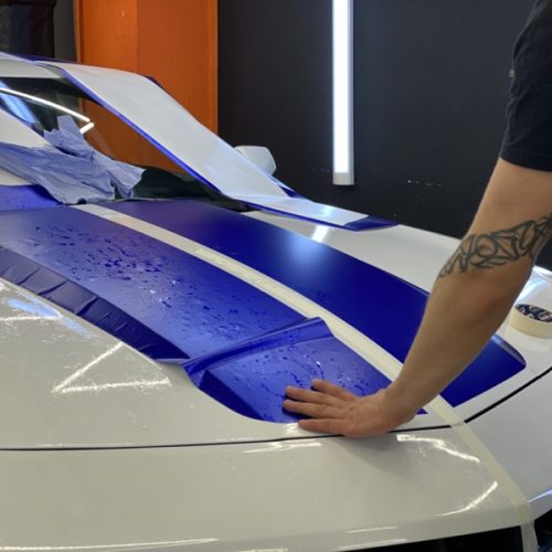 Chevrolet-Camaro-application-of-sports-stripes-1