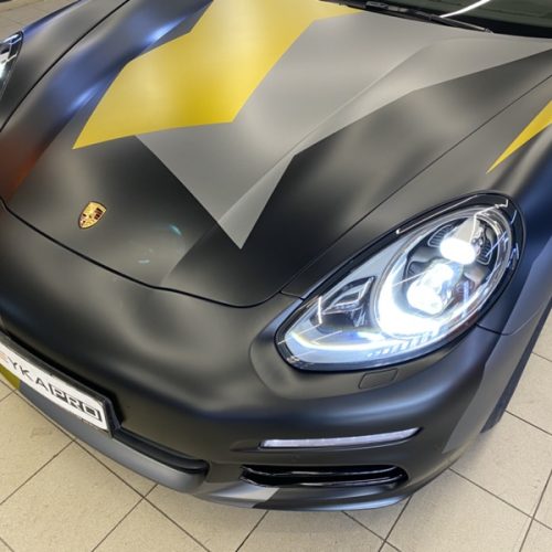 Porsche-Panamera-auto-vinyl-film-gluing-interior-dry-cleaning-and-deteiling-8