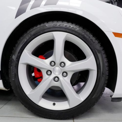 chevrolet-camaro-nanesenie-sportivnykh-polos-5_74